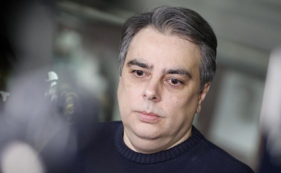 Асен Василев: Радев ясно трябва да покаже готов ли е за война с Борисов и Пеевски