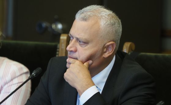 Шефът на МВР призна, че е пътувал с Т. Георгиева в Гърция, но няма контакт с нея, откакто е европрокурор