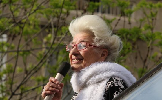 Почина народната певица Янка Рупкина