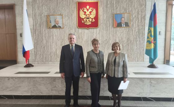 Митрофанова даде на кмета на Копривщица документи за граф Игнатиев и Априлското въстание