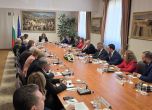 Президентът Илияна Йотова проведе среща с представители на институциите, отговорни за гарантирането на честността на предсрочните парламентарни избори на 19 април. В срещата участват членове на Централната избирателна комисия, както и служебният министър 