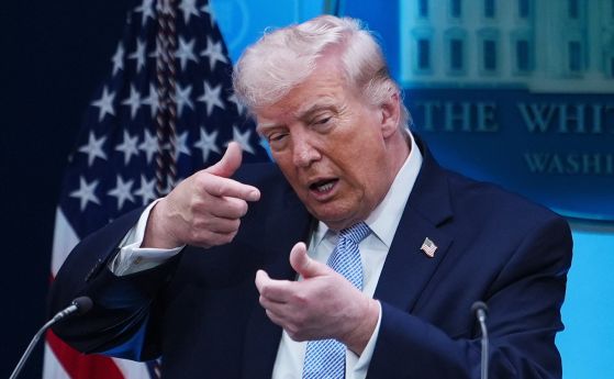 Тръмп предупреди Иран да не въвежда такси за Ормузкия проток