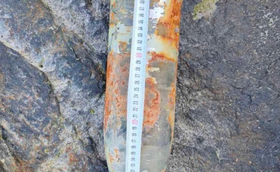 Откриха военен дрон и 4 снаряда на плажа в Синеморец