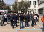 Кадър от мястото на инцидента след стрелбата в Кахраманмараш. 