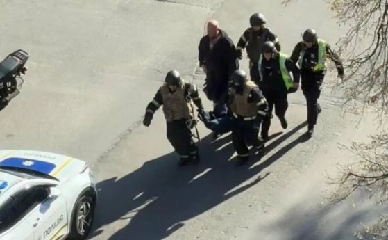 Руснак уби 6 души при стрелба на улицата в Киев и взе заложници в магазин