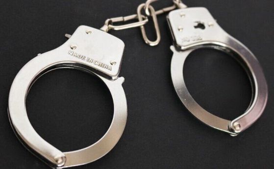 Жител от Нова Загора опитал да гласува два пъти в различни секции