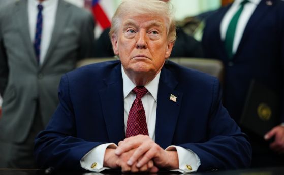 Тръмп праща преговорна делегация утре за Пакистан за преговори с Иран