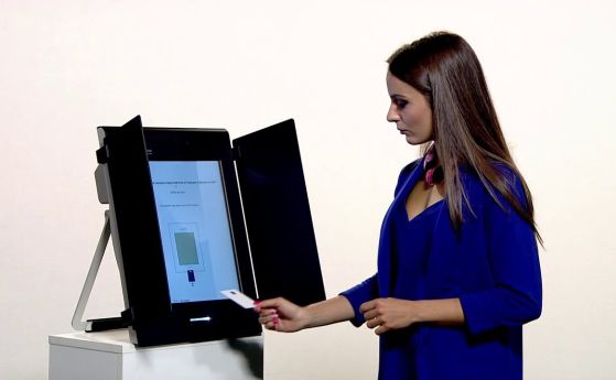 Заради задръстена разписка машина за гласуване не работи 3 часа в Младост 3