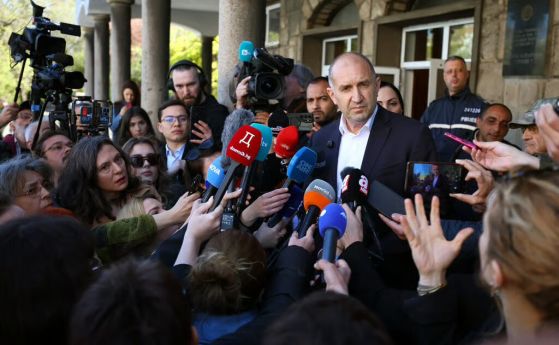 POLITICO: Проруският кандидат Румен Радев се очертава като победител на изборите в България