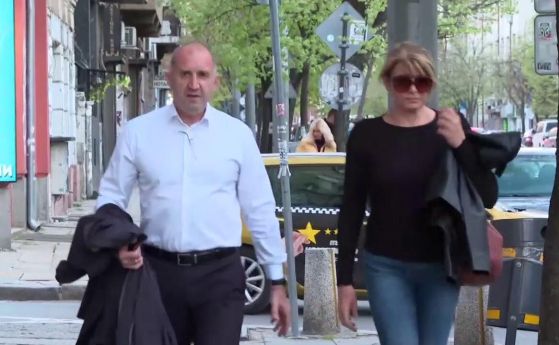 Радев и съпругата му пристигнаха в централата на ''Прогресивна България