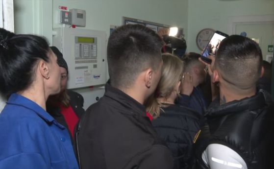 Затворена по-рано секция предизвика напрежение в Лондон