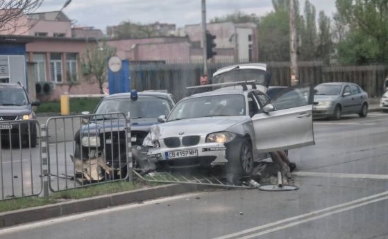 Две катастрофи на столични булеварди (снимки)