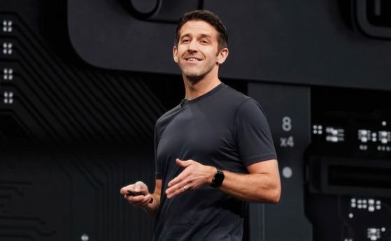 Apple сменя лидера си за първи път от 15 години