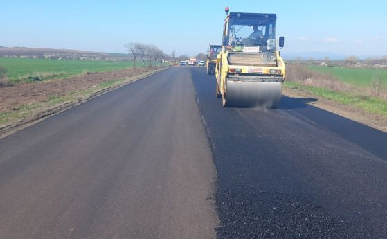 Ударно асфалтират трасетата за Джиро д’Италия в Бургаско