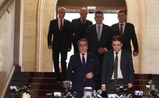 ФЕЙК: Мирчев обмисля 'Да, България' да стане отделна парламентарна група. С Атанасов не си вдигат телефоните