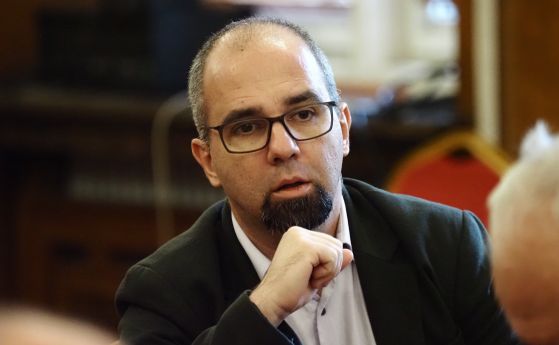 Първан Симеонов: Борисов е ядосан на избирателите си, ПП-ДБ  едва се издържат