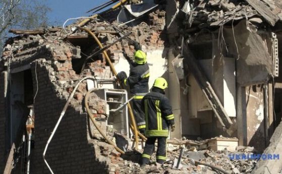 Най-малко трима цивилни загинаха при руски удари срещу украински градове