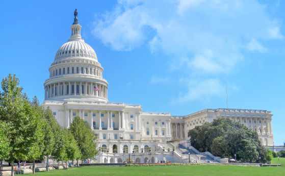 Сенатът блокира резолюция, ограничаваща едноличното решение на Тръмп да нападне Куба