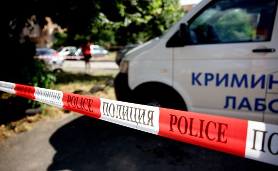 Работник загина, затрупан с пръст от багер в Бургас