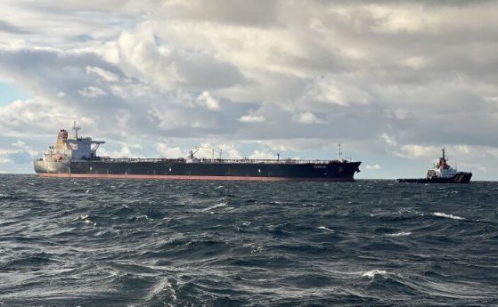 Украйна порази два танкера от сенчестия флот на Русия край Новоросийск