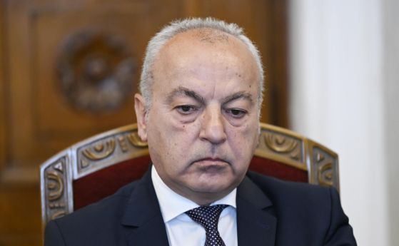 ПБ взе властта, но вместо реформи ще трупа нов дълг за пенсии и заплати