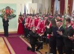 Лекар предложи брак на любимата си в Гербовата зала