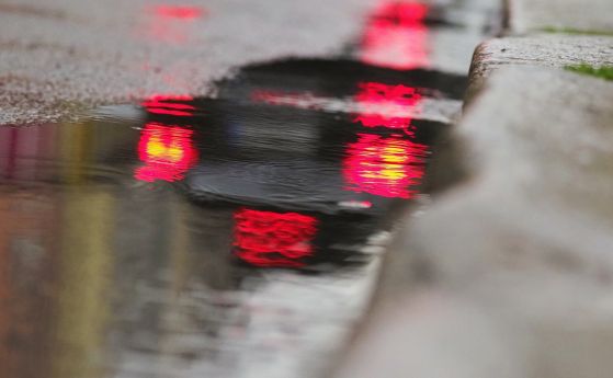 Облачно с краткотрайни валежи