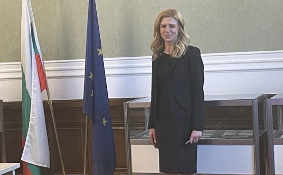 Михаела Доцова показа новата читалня на НС, довчера ''музей на сглобката'' на Пеевски