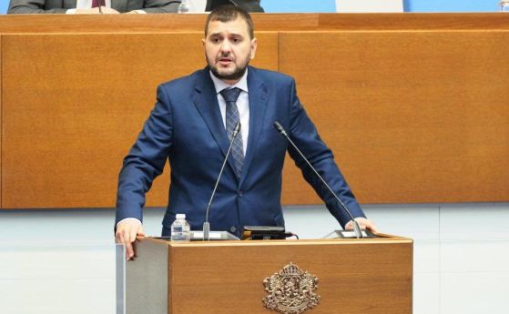 В кабинета има министър на съветската пропаганда, заяви Йордан Иванов от ДСБ