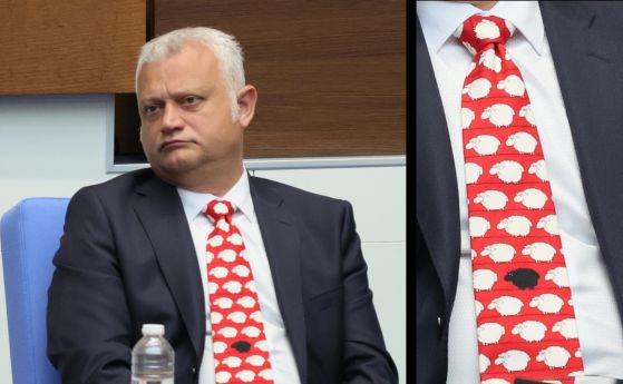 Емил Дечев дойде с вратовръзка с овце на гласуването на новото правителство
