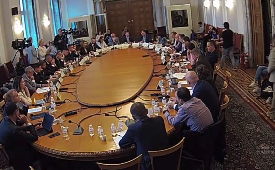 ГЕРБ, ДПС и ''Възраждане'' подкрепиха законопроектите на ПБ за овладяване на цените