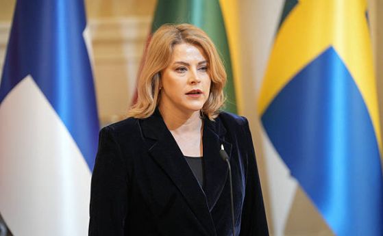 Скандал с дронове свали правителството на Латвия