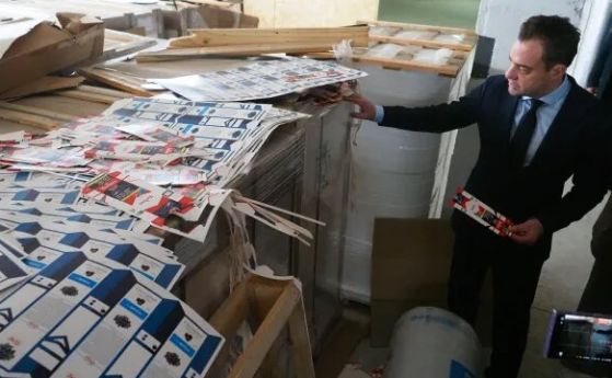 Гълъб Донев освободи зам.-шефа на митниците