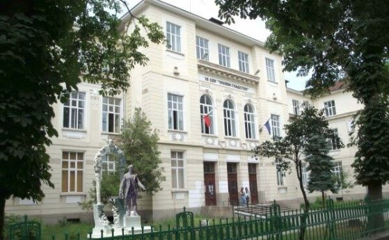 Класирането за първи клас ще е на 2 юни, съдебната отмяна на правила не го спира