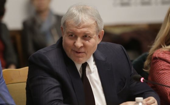 Депутатските заплати трябва да бъдат замразени, според Румен Христов