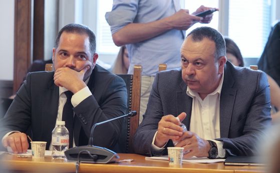 Калин Стоянов и Хамид Хамид от ДПС влизат в правната и вътрешната комисия - БГНЕС/Стефан Василев