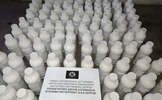 Двама българи са задържани в Гърция заради незаконен внос на пестициди с автобус