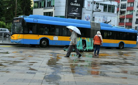 Пешеходци в София - БГНЕС/Елена Караилиева