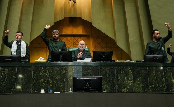 Ударите на Иран срещу Израел сигнализират промяна 
