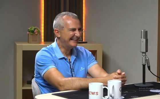 Служебният министър на спорта - автомобилният състезател Димитър Илиев