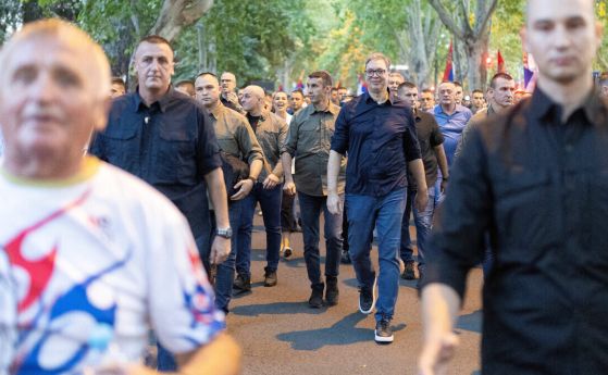 Президентът Александър Вучич на митинг
