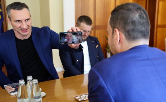 Васил Терзиев разговаря с Кличко