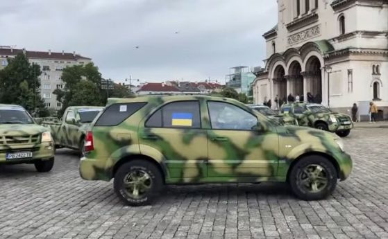 Руснаци предават джипове на воюващи срещу Кремъл