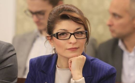 Десислава Атанасова - Архив