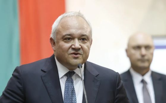 Демерджиев: Десислава Атанасова е използвала два паспорта