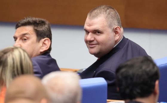 Халил Летифов и Делян Пеевски в парламента - БГНЕС/Антон Станков