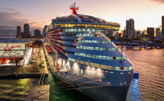 Круизен кораб на компанията "Scarlet Lady" - ik.imgkit.net