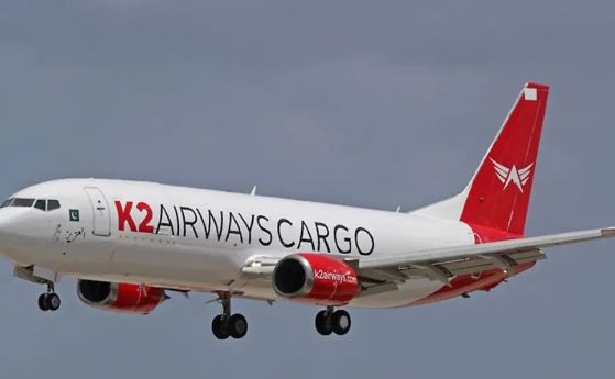 Самолет на K2 Airways - Х