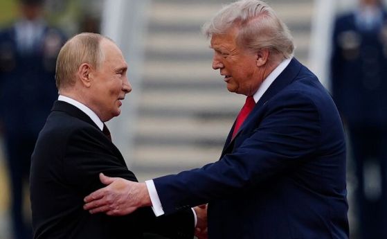 Доналд Тръмп и Владимир Путин в Аляска