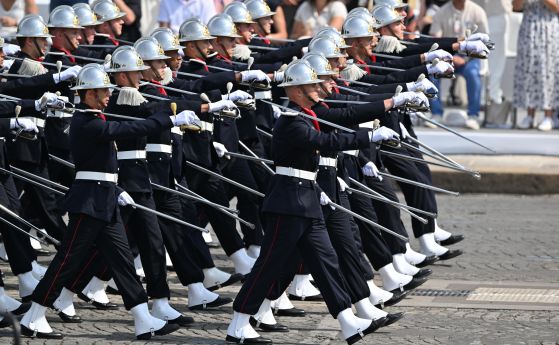 Военен парад по случай Деня на Бастилията на площад „Конкорд“ в Париж, 14 юли 2026 г.